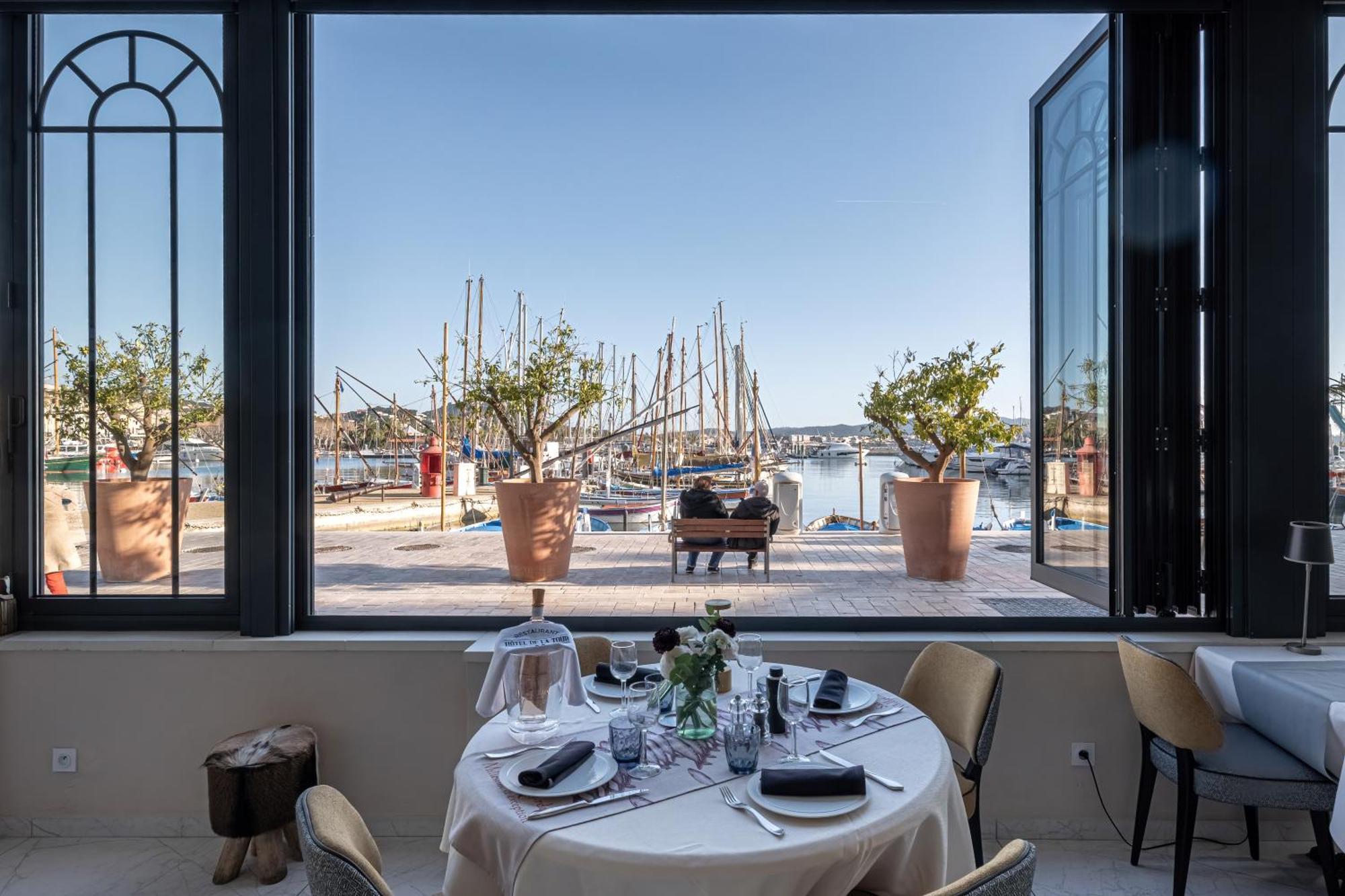 Hotel Restaurant De La Tour Sanary-sur-Mer Exterior photo