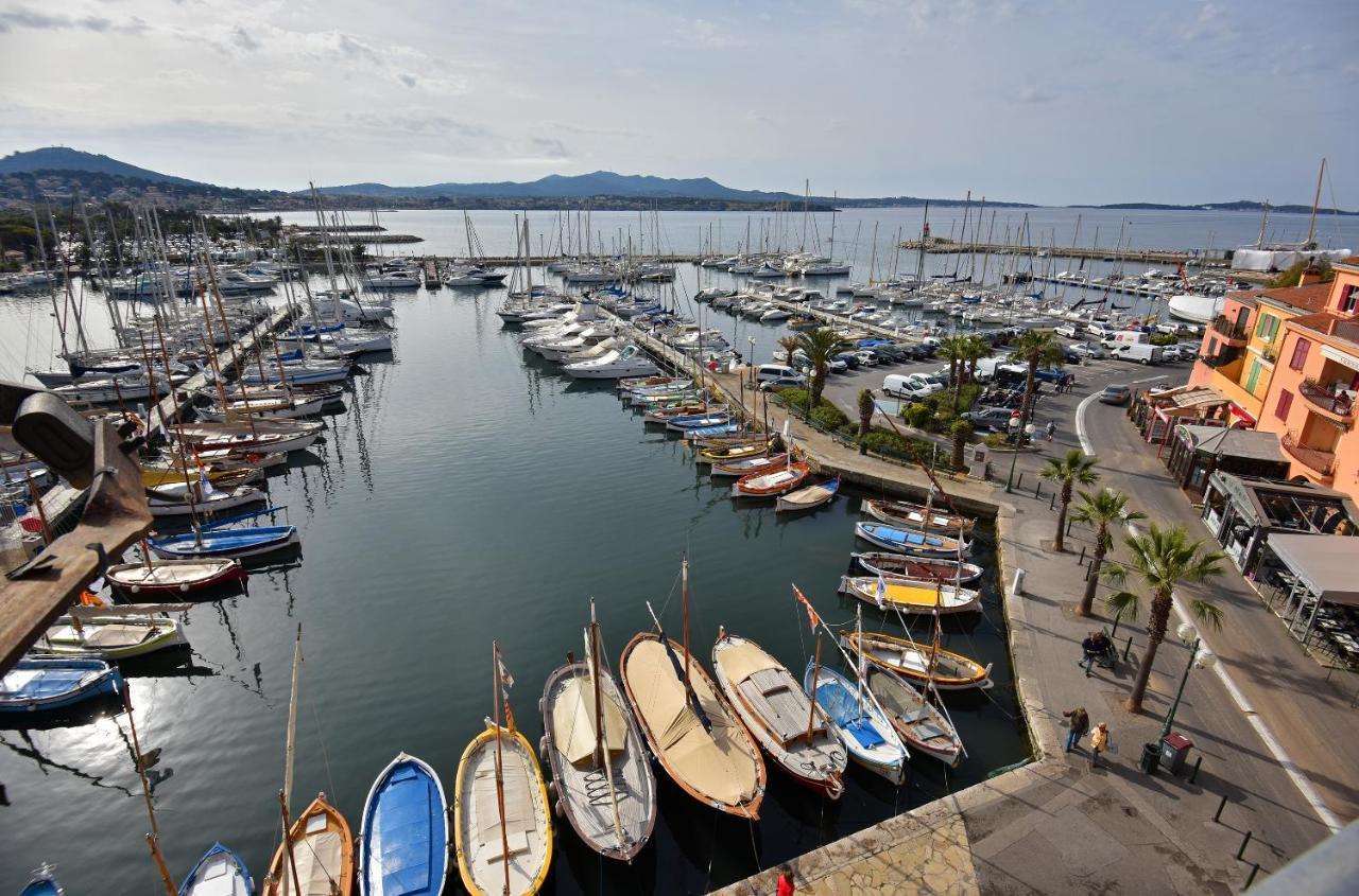 Hotel Restaurant De La Tour Sanary-sur-Mer Exterior photo